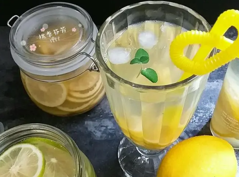 柠檬蜂蜜水怎么做,柠檬水加蜂蜜的正确泡法